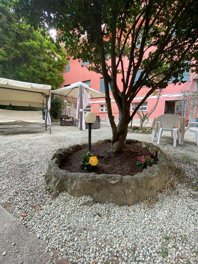 Hotel Villa Flora Bogliasco Kültér fotó